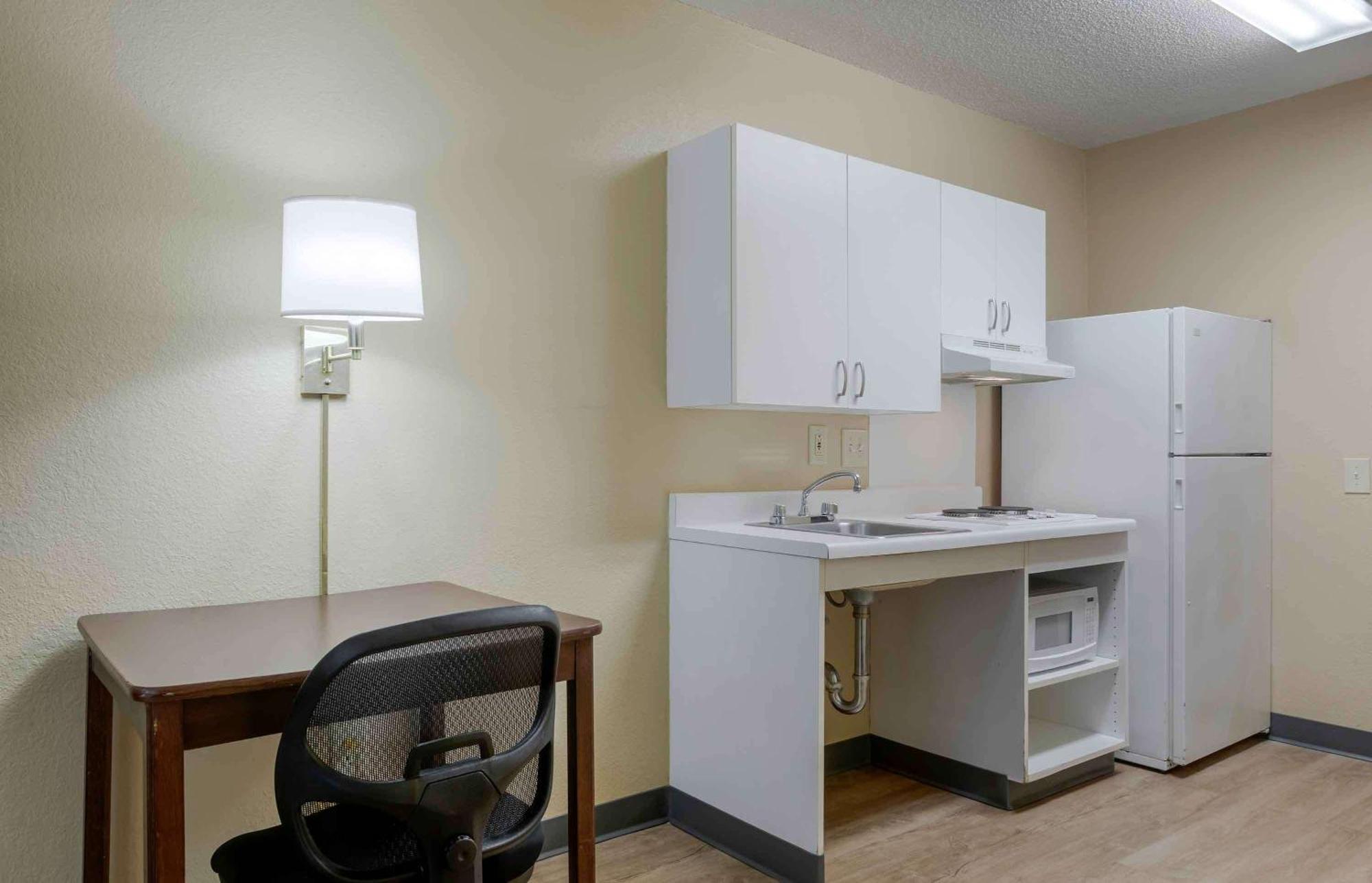 Extended Stay America Select Suites - Rockford - State Street Exterior foto