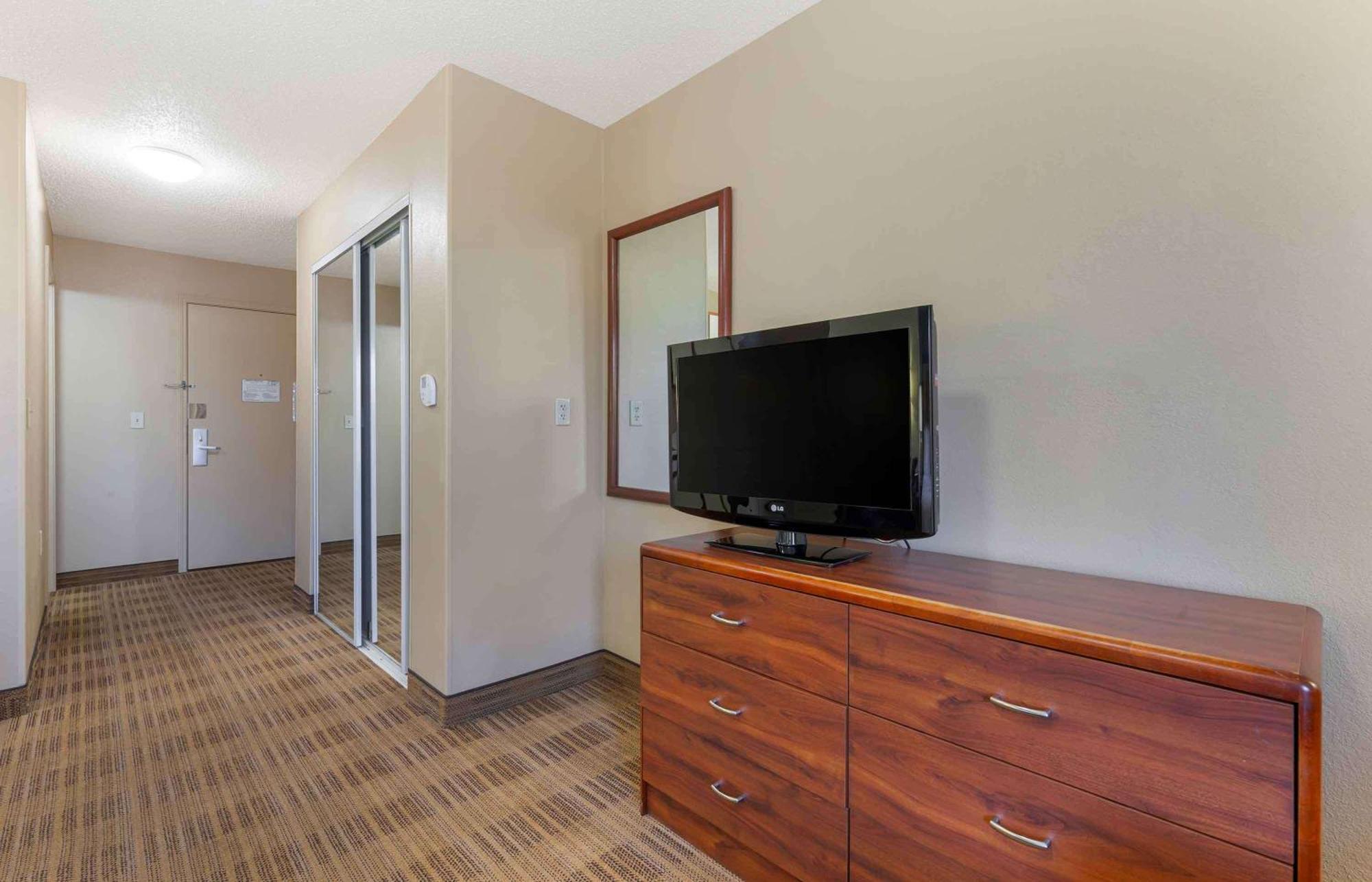 Extended Stay America Select Suites - Rockford - State Street Exterior foto